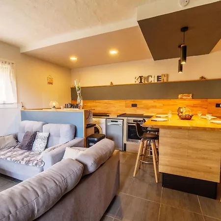 Vanessa - 200m From The Terrace - By Tgb Holiday home *